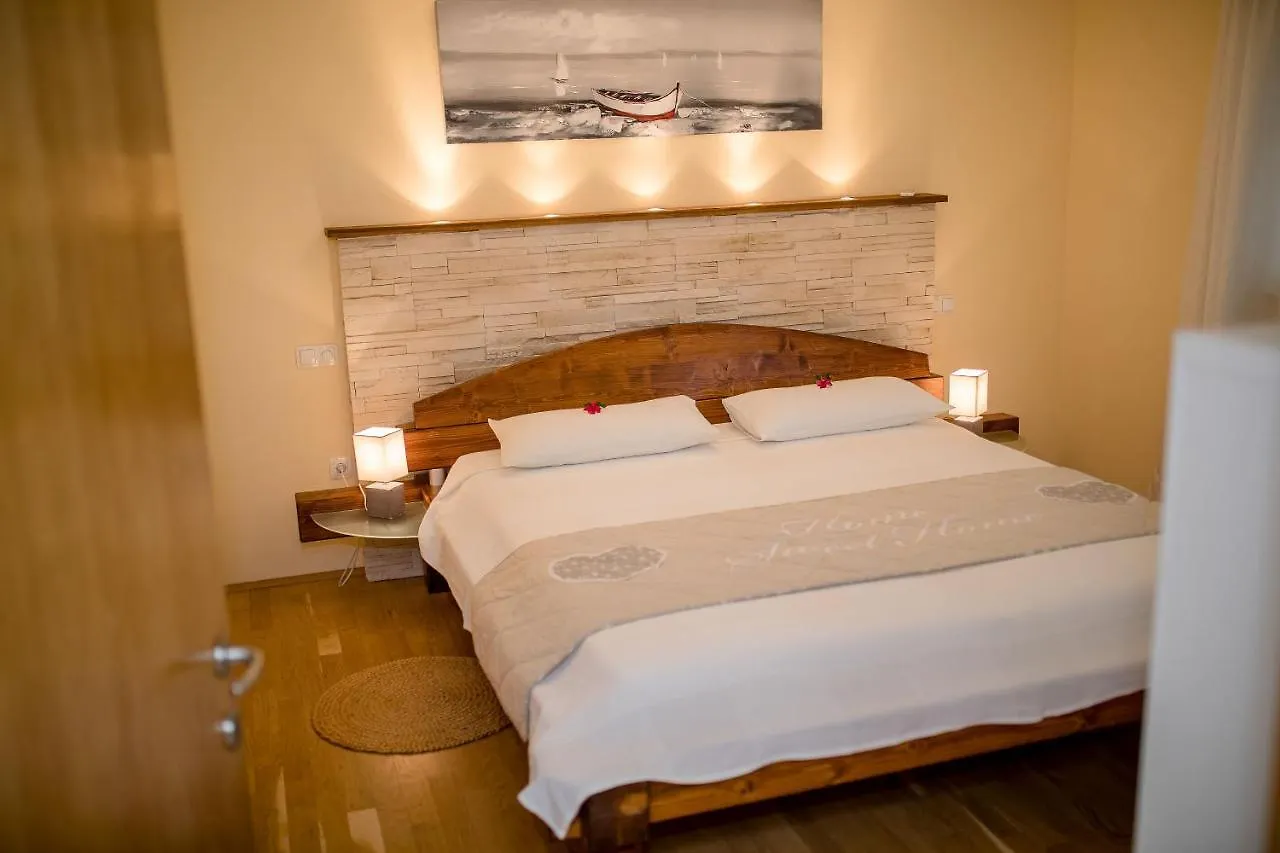 Apartments Spomenka Zvonko Lopar