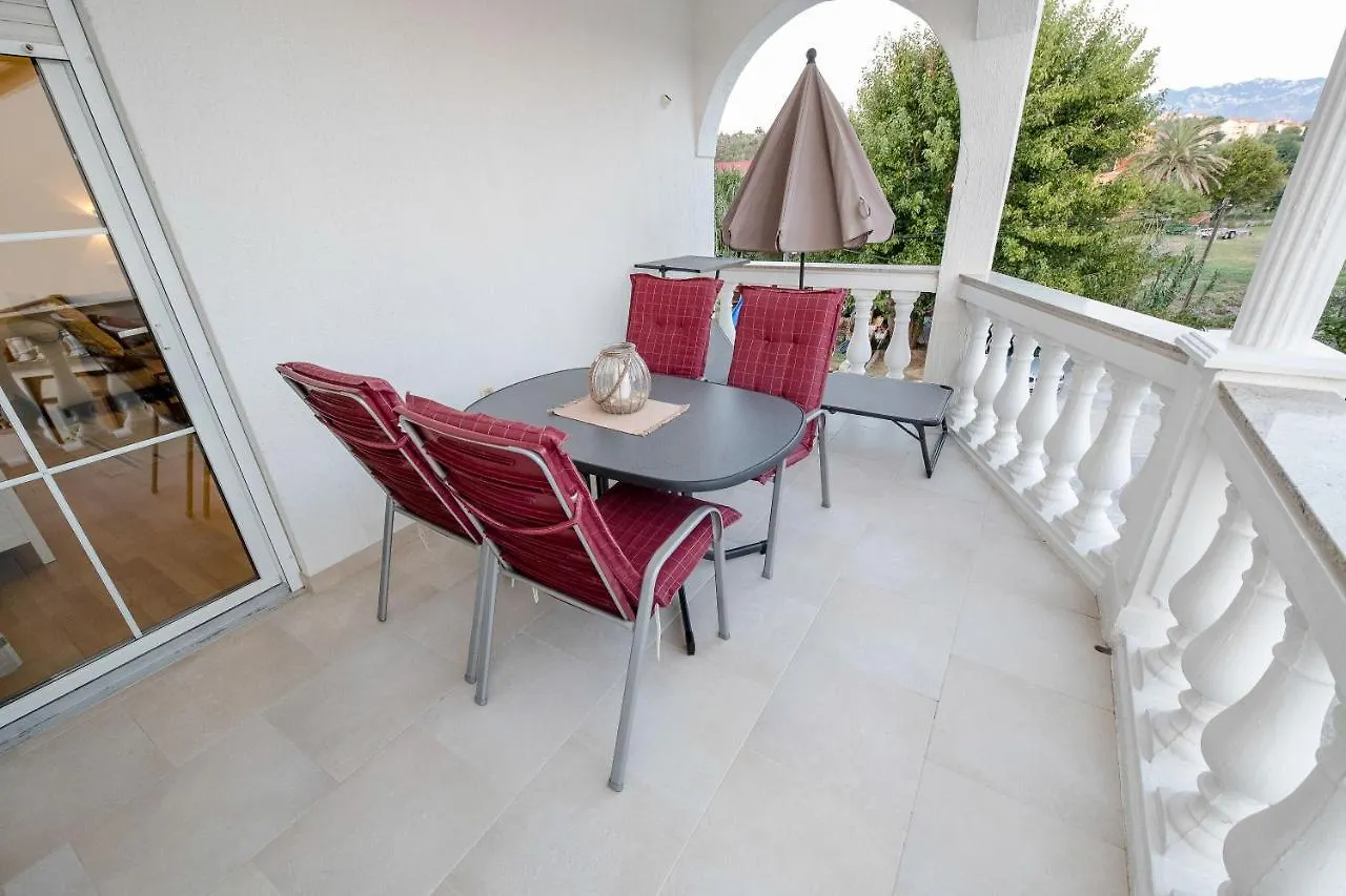 Apartments Spomenka Zvonko Lopar