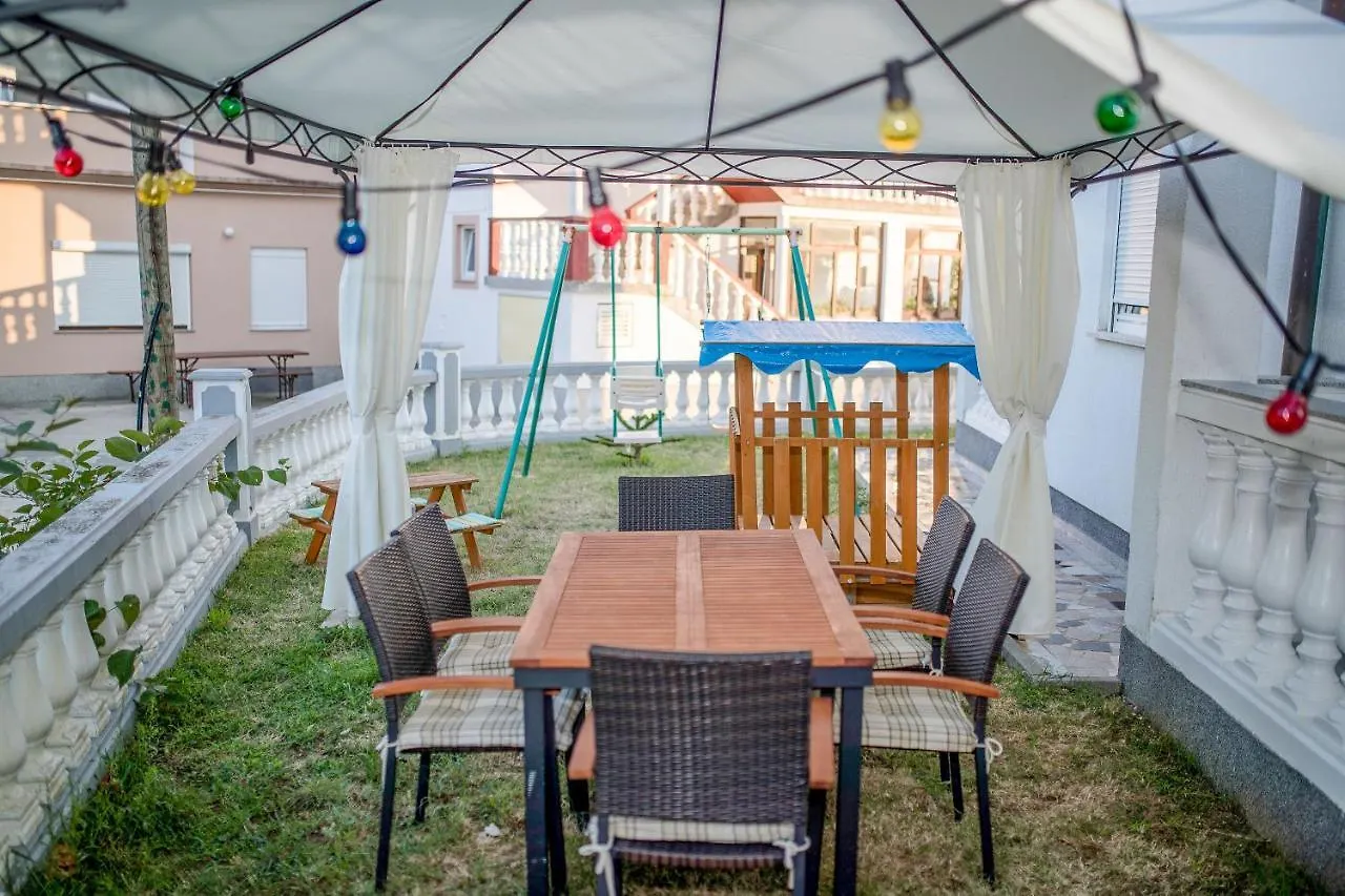 Apartments Spomenka Zvonko Lopar 0*,  Croatia