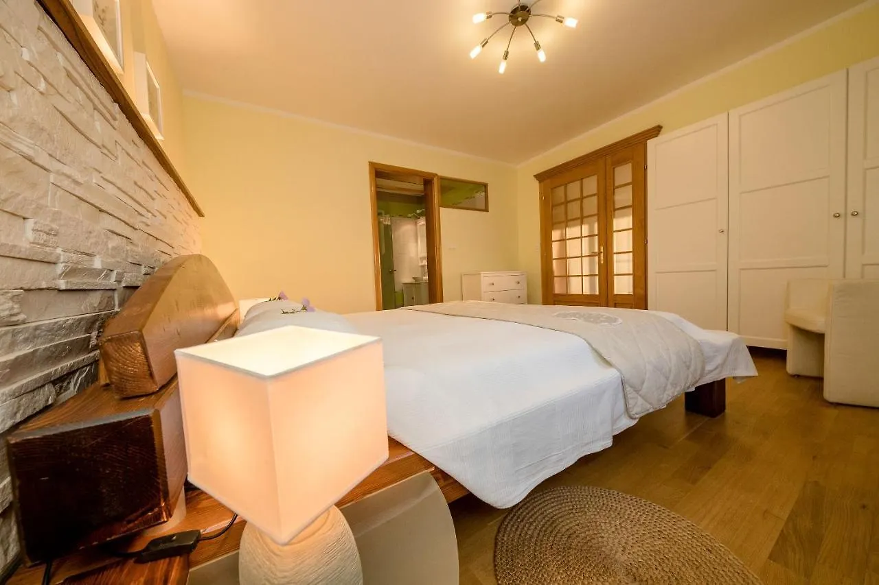 Apartments Spomenka Zvonko Lopar